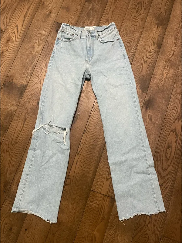 Abercrombie High-Rise Jeans 90s Relaxed - Image 4