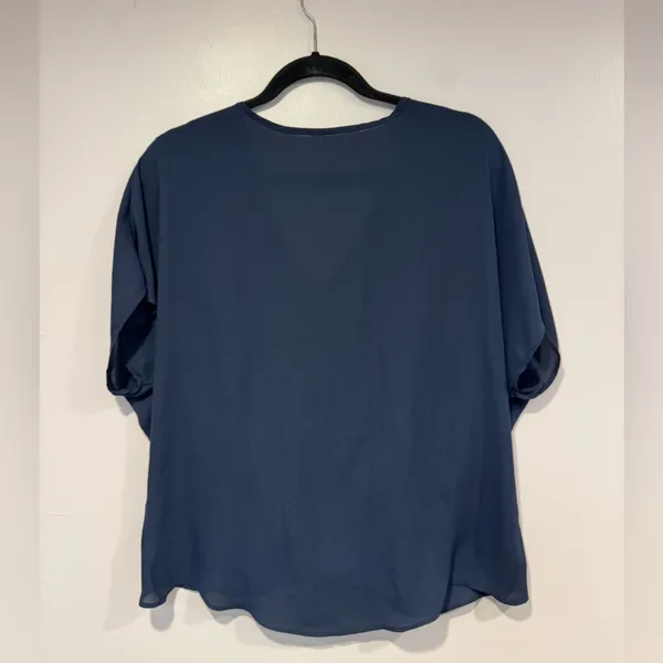 Krazy‎ Kat blue oversized flowy dress shirt - Image 5