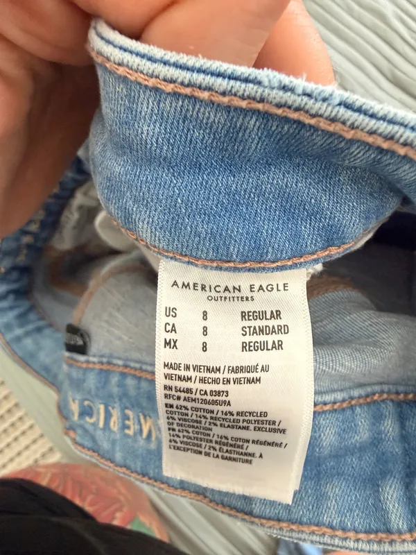 American Eagle Jeans - Image 3