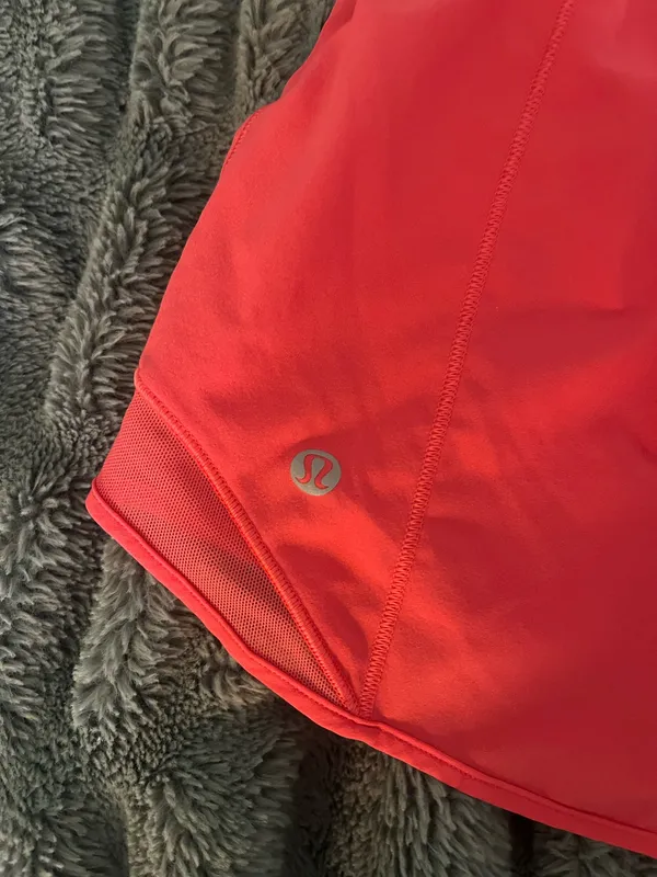 Lululemon Hotty Hot - Image 3