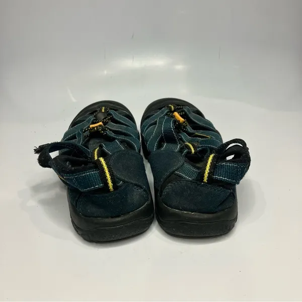 Keen‎ sandals kids size 6 - Image 4
