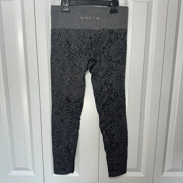 NVGTN Leggings Womens‎ Medium Grey Snakeskin Seamless High Waist Activewear Gym - Image 3