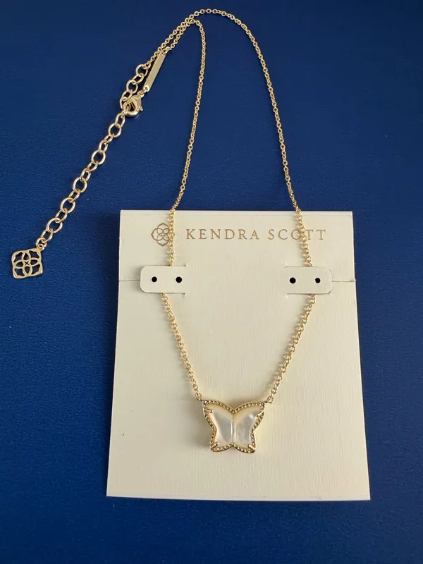 Kendra Scott Necklace Elisa Gold Pendant - Image 4