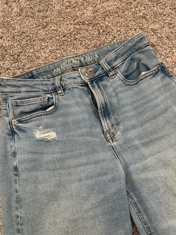 American Eagle Mom Jeans - Image 2