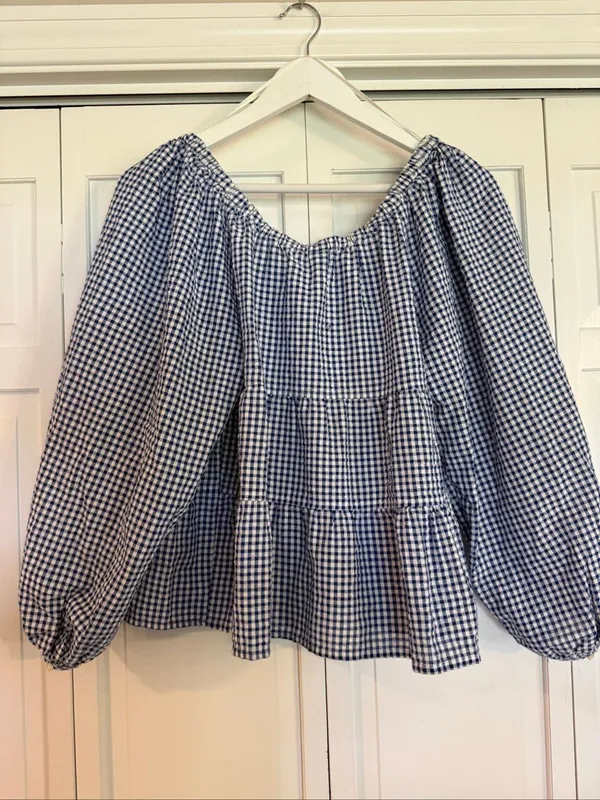 Old Navy blue gingham cotton tiered swing blouse small - Image 5
