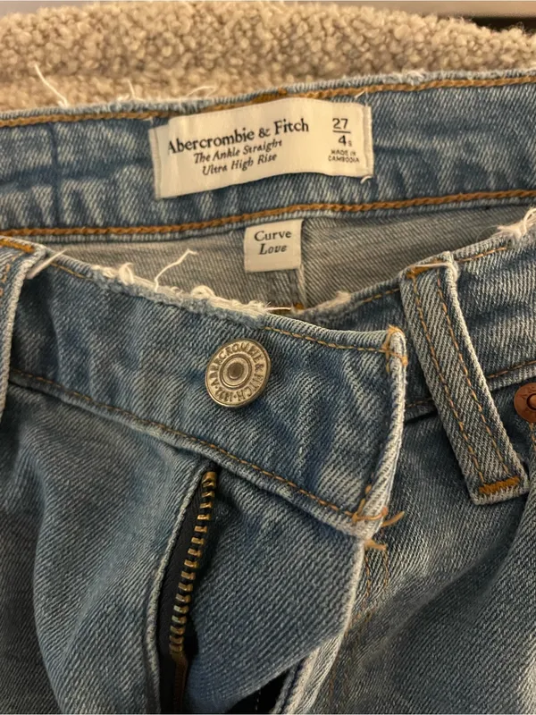 Abercrombie Curve Love Jeans - Image 3