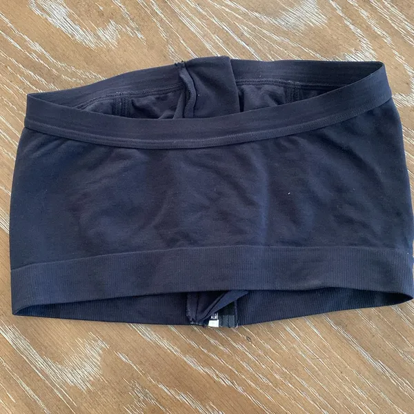 Medela Easy Expression Hands Free Pumping Bra Black Size M - Image 5