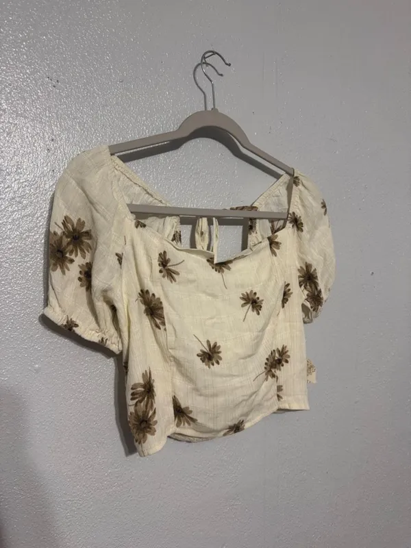 Altar'd State Floral Puff Sleeve Crop Top Cream Sage Green Cottagecore Boho S - Image 3