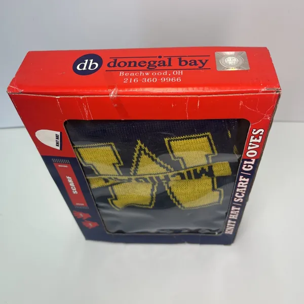Vintage 90s Michigan Wolverines Knit Hat Scarf‎ Gloves Gift Set NIB Deadstock - Image 5