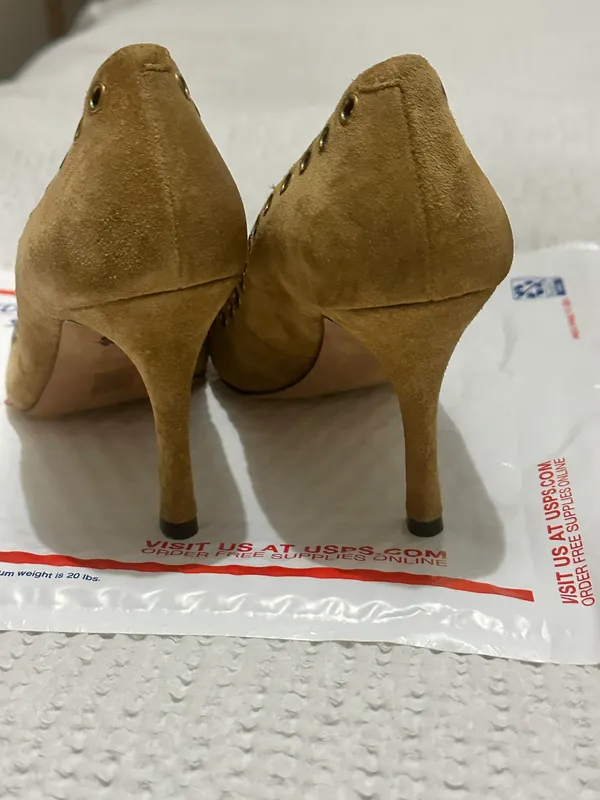 Coach varick grommet perforated suede pointed toe tan pumps - Image 5