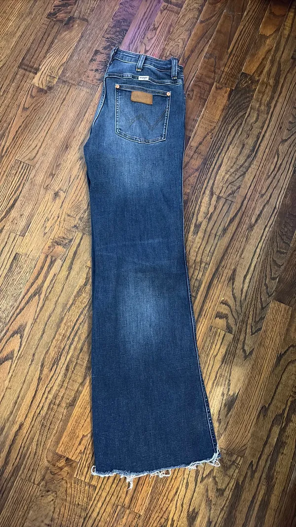 Wrangler Wanderer Jeans High-Rise Flare - Image 3