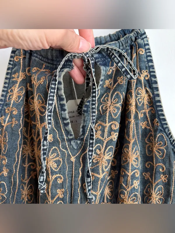 Young Threads Embroidered Denim Halter Patchwork Midi Dress Latte L NWT - Image 4