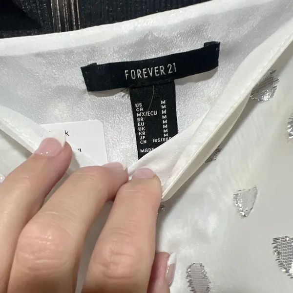 Forever 21 White with silver polka dots - Image 3