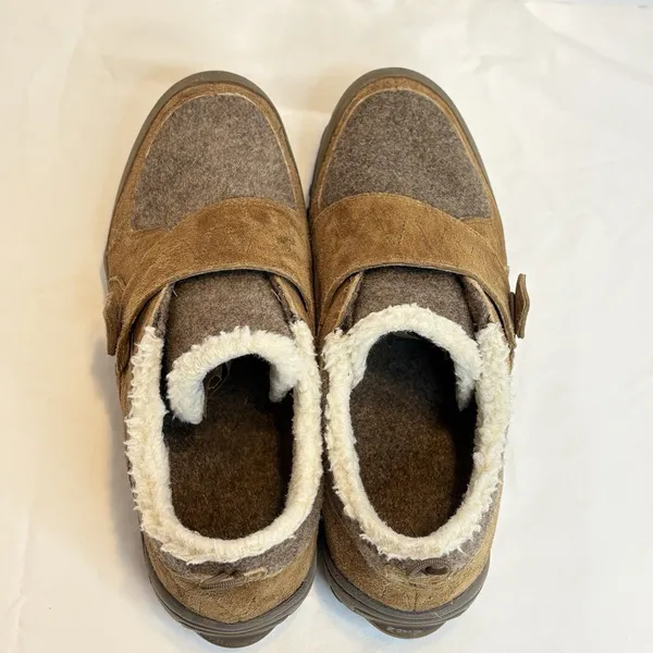 Caterpillar Women’s Brown Suede Slip On Shoes Faux Fur Lining Size 9 - Image 5