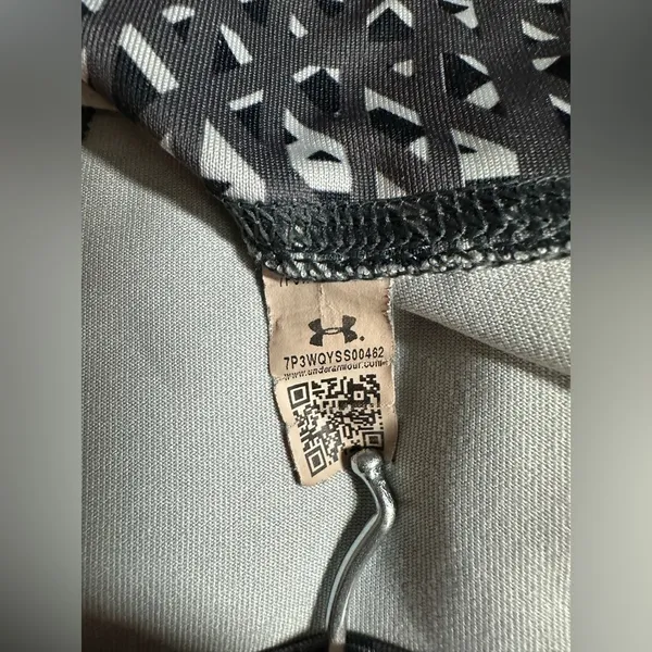 Under Armour Gray & White Geometric Print Athletic‎ Shorts Size M - Image 7