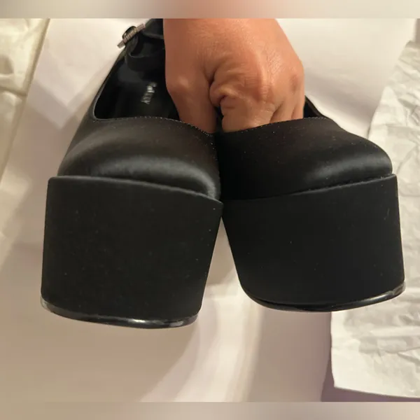 Lisa Vicky Black Satin Platform Heels - NIB - Size 7.5 - Image 5