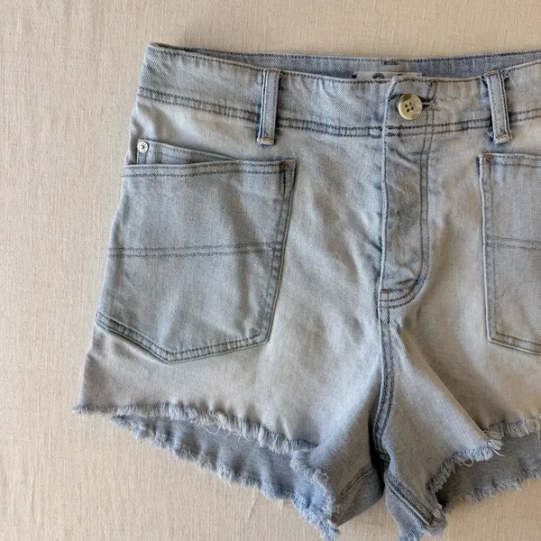 We The Free CVRY High Rise Denim Cutoff Shorts Womens 31 Light Blue Wash - Image 2