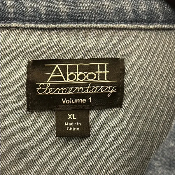 Abbott Elementary Teachers Edition‎ Vol 1 Denim Jacket Medium Wash XL 123-J178 - Image 4