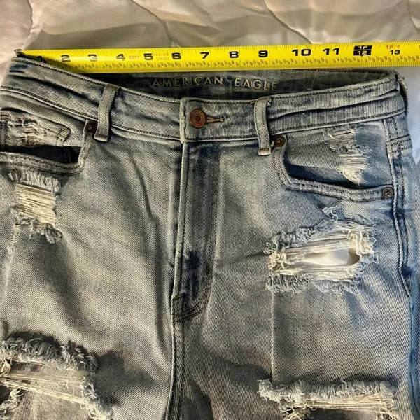 Light Wash American Eagle Jeans Size 4 Regular Inseam 26 inches straight - Image 4
