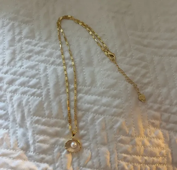 Billabong Shell Pearl Gold Necklace - Image 3