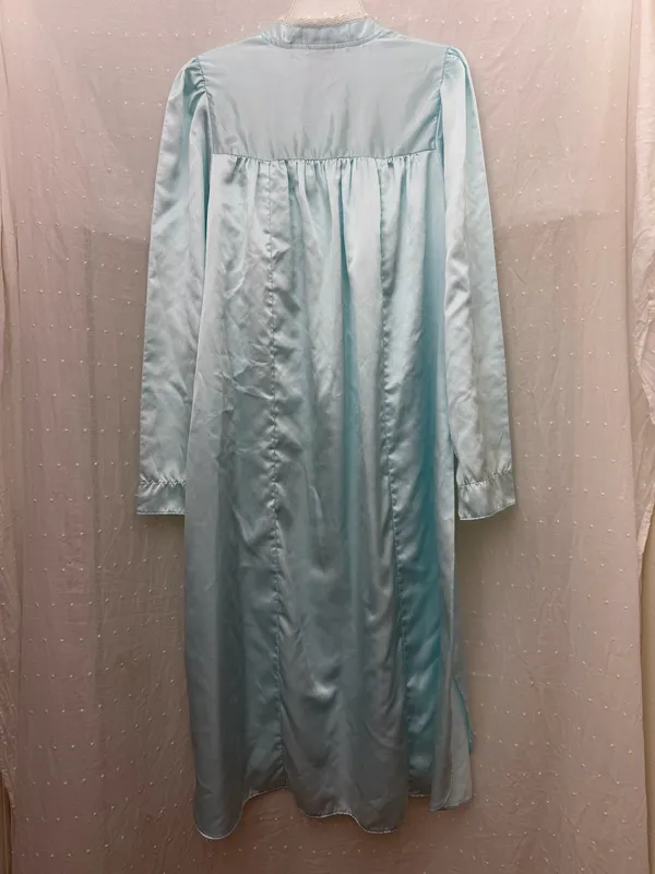 Delicates Vintage Light Blue Nightgown Size Small With Embroidery and Lace - Image 2