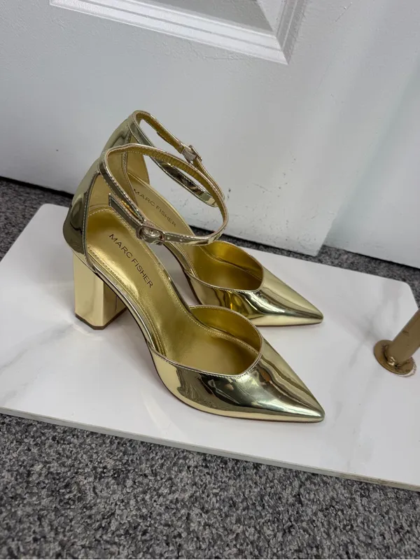Marc Fisher Size 7M Gold Metallic Pointed Toe Ankle Strap Block Heels NWOT - Image 3