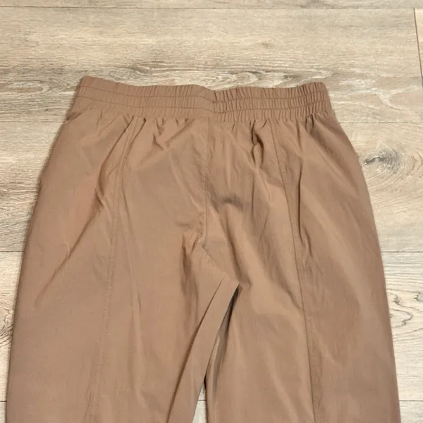 Yogalicious Trekki Modern Day Pant Khaki Size Medium M Pull on‎ Dress Casual - Image 4