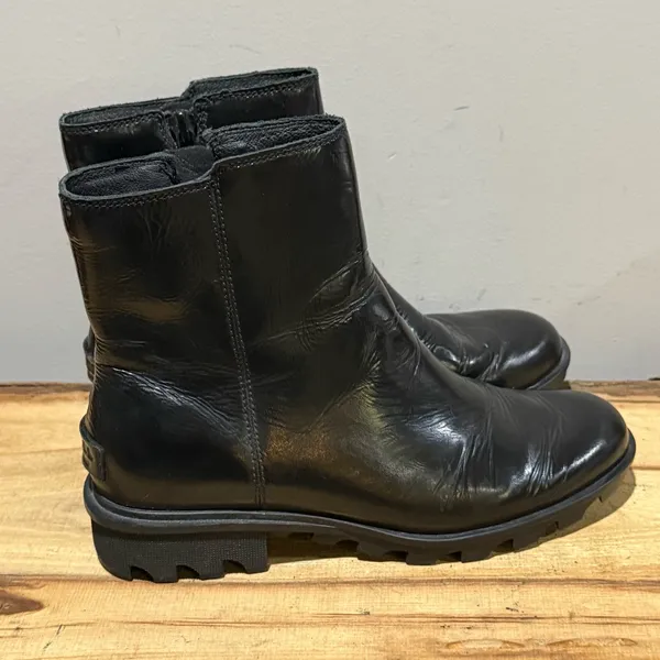 SOREL - Black‎ Phoenix Zip Patent Leather Boot Size 8.5 B18B - Image 8