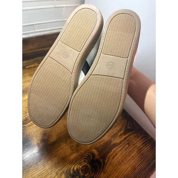 A New‎ Day White Sneakers Women Size 11 Wide - Image 7