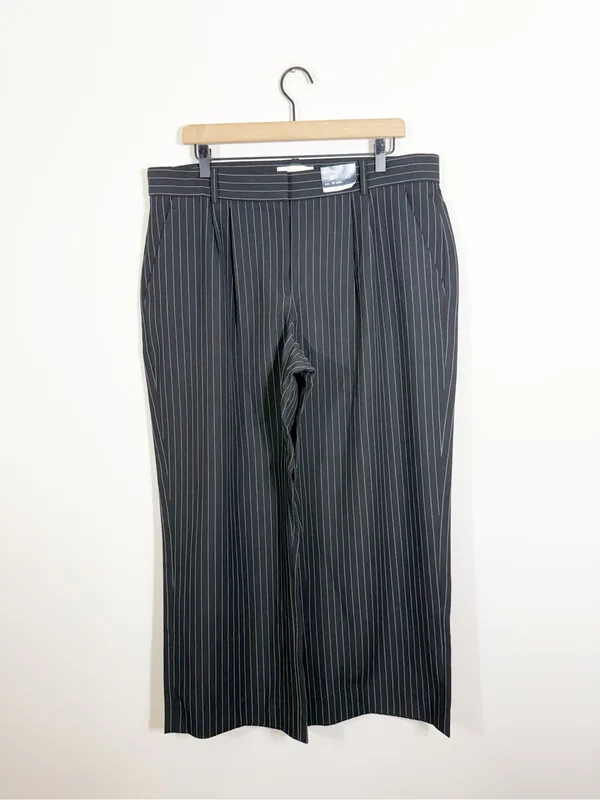 NWT SHORT Abercrombie Curve Love Sloane Low Rise Tailored Wide Leg Trousers 32 - Image 2