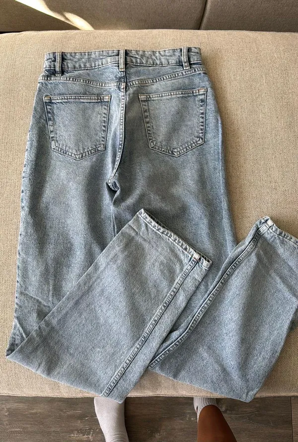 H&M Divided High-Waisted Ripped Jeans - Image 2