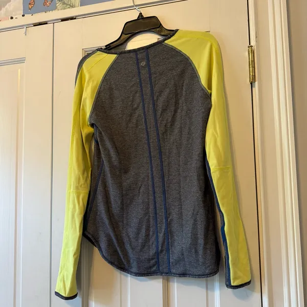 Lululemon Runder Under Reversible Long Sleeve Top in Blue, Grey, & Yellow - Image 2