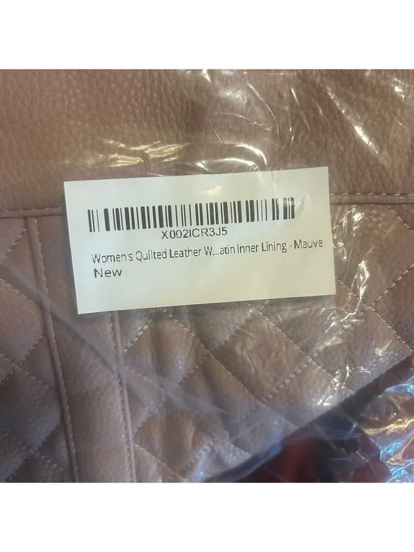 Elegant Quilted vegan leather weekender - Image 9