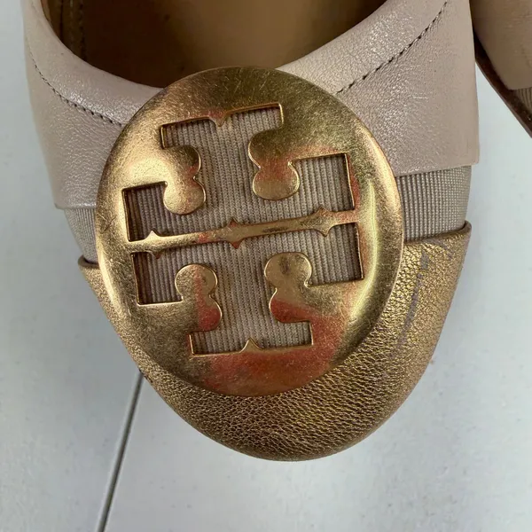 Tory Burch Minnie Womens 8.5 Cap Toe Logo Beige Gold Ballet Flat Slip On Shoe - Image 15