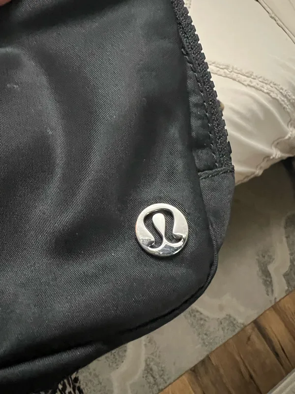 Lululemon Belt Everywhere Bag Black - Image 5