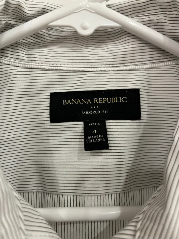 Banana Republic Button Down - Image 4