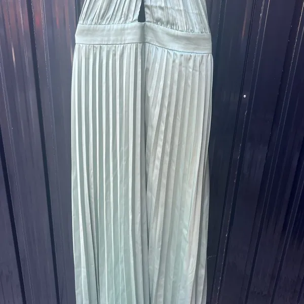 Lulus Totally Charming Sage Green Satin Pleated Halter Midi Dress L - Image 7