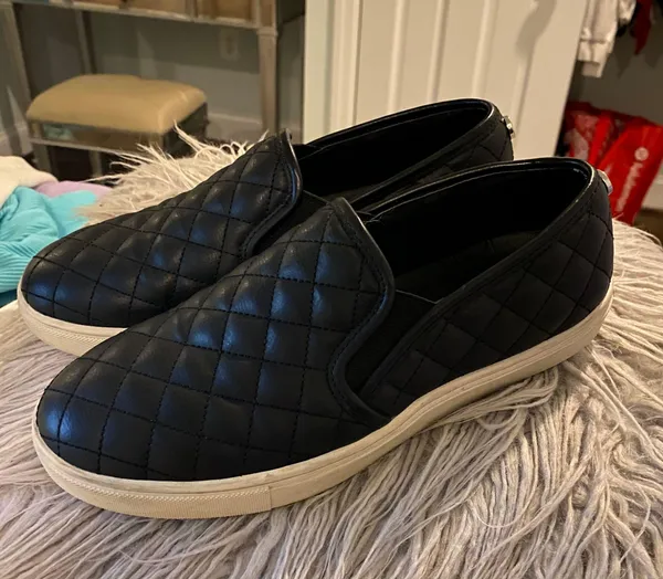 Steve Madden Ecentrcq Black slip on shoes - Image 2