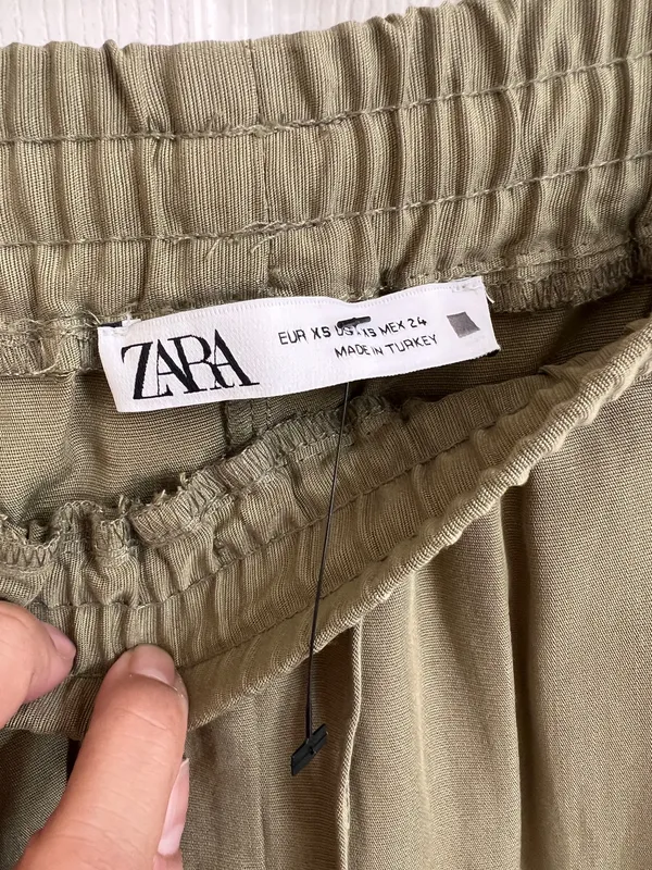 Zara joggins pants side stripes green size XS - Image 3