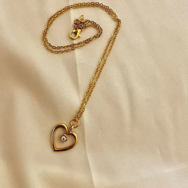 Gold tone heart rhinestone pendant necklace - Image 8