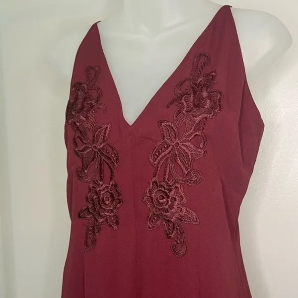 Leith Burgundy Embroidered V Neck Jumpsuit Size Small - Image 6