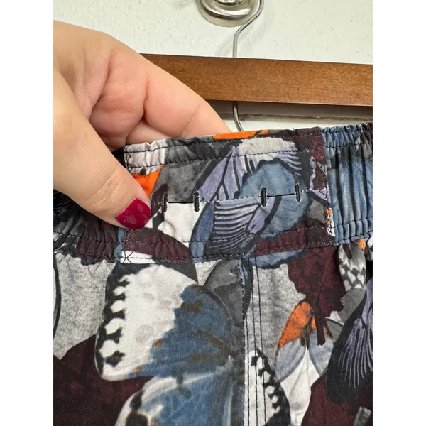 Lululemon Go‎ The Distance Shorts Butterfly Print Size 6 - Image 3