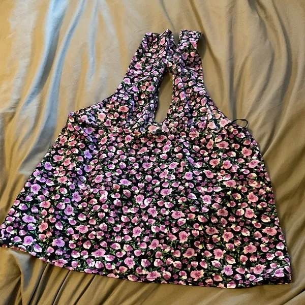 ZARA Floral Print Twist Halter Top Black Pink Cutout Back size small - Image 7