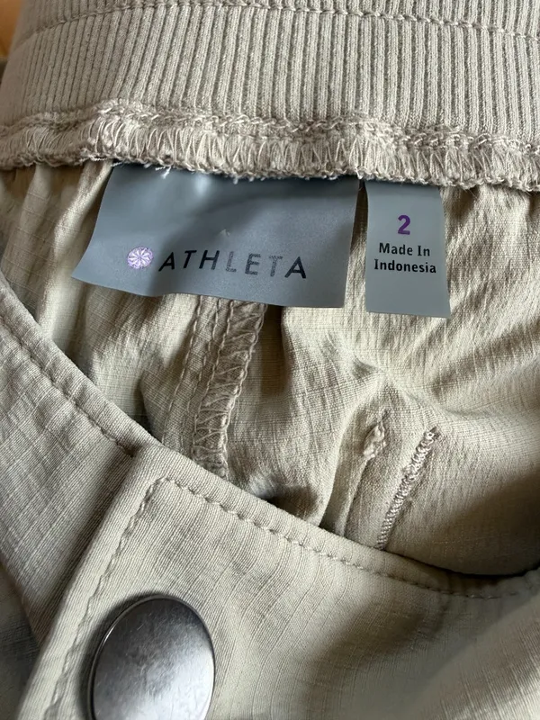 Athleta Trekkie North hiking shorts - Image 2