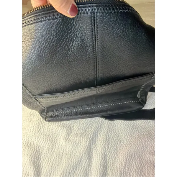 The Sak Iris Crossbody Bag Black Leather Pebbled Adjustable Strap Zippers Lined - Image 7