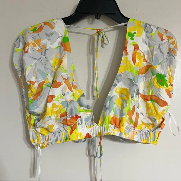 Women's Hello‎ Molly Clouded Crop Top Floral Print Size Medium - Image 5