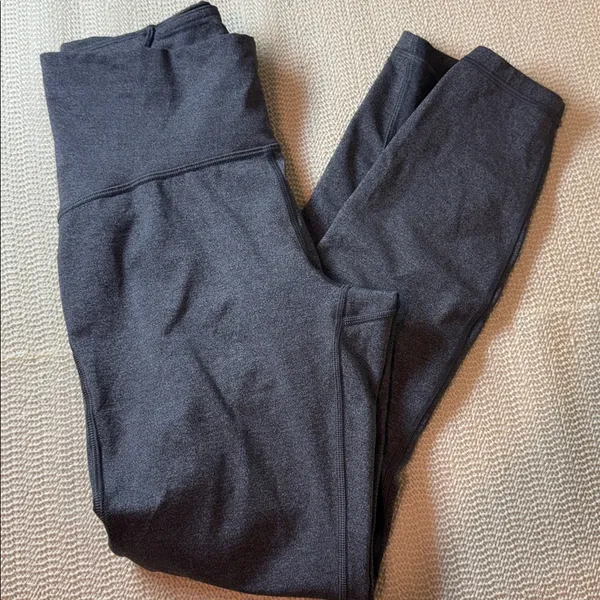 Lululemon 6 Women’s Gray High-Waisted Leggings - Image 6