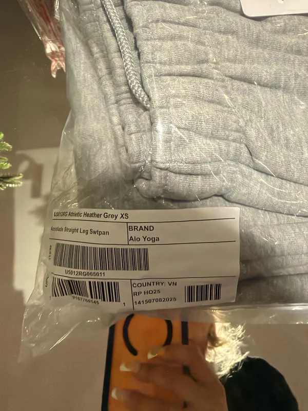 Alo Sweatpants Yoga Accolade Straight Leg Grey - Image 3