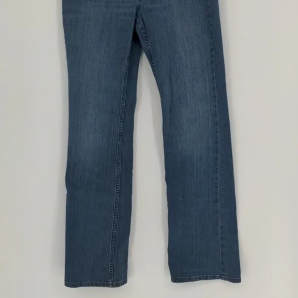 Duluth Trading Women's Medium Wash Bootcut Jean‎ Size 8 - Image 3
