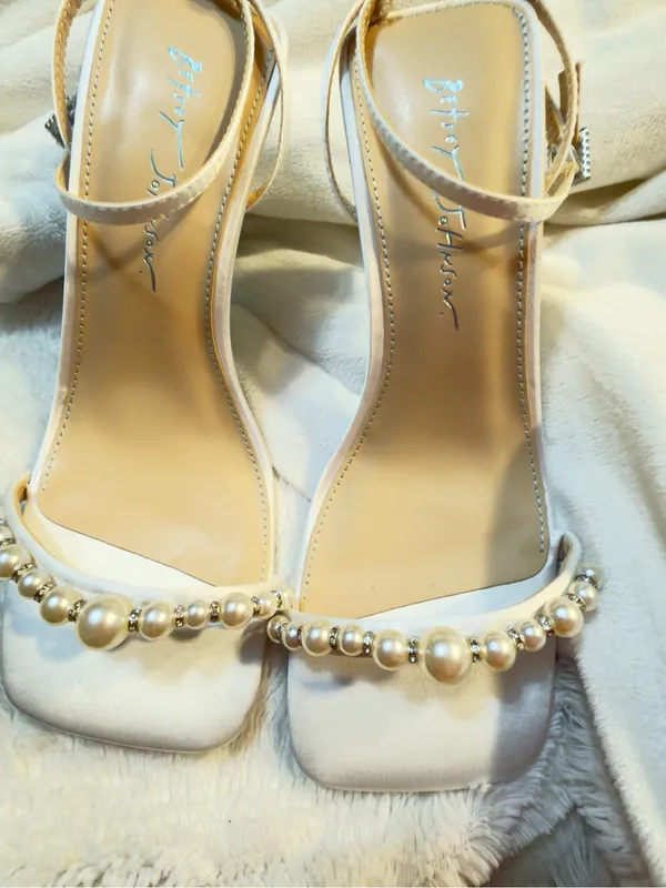 Betsey Johnson SB-Jacy Ivory Pearl-Embellished Ankle Strap Heels size 7.5 - Image 4